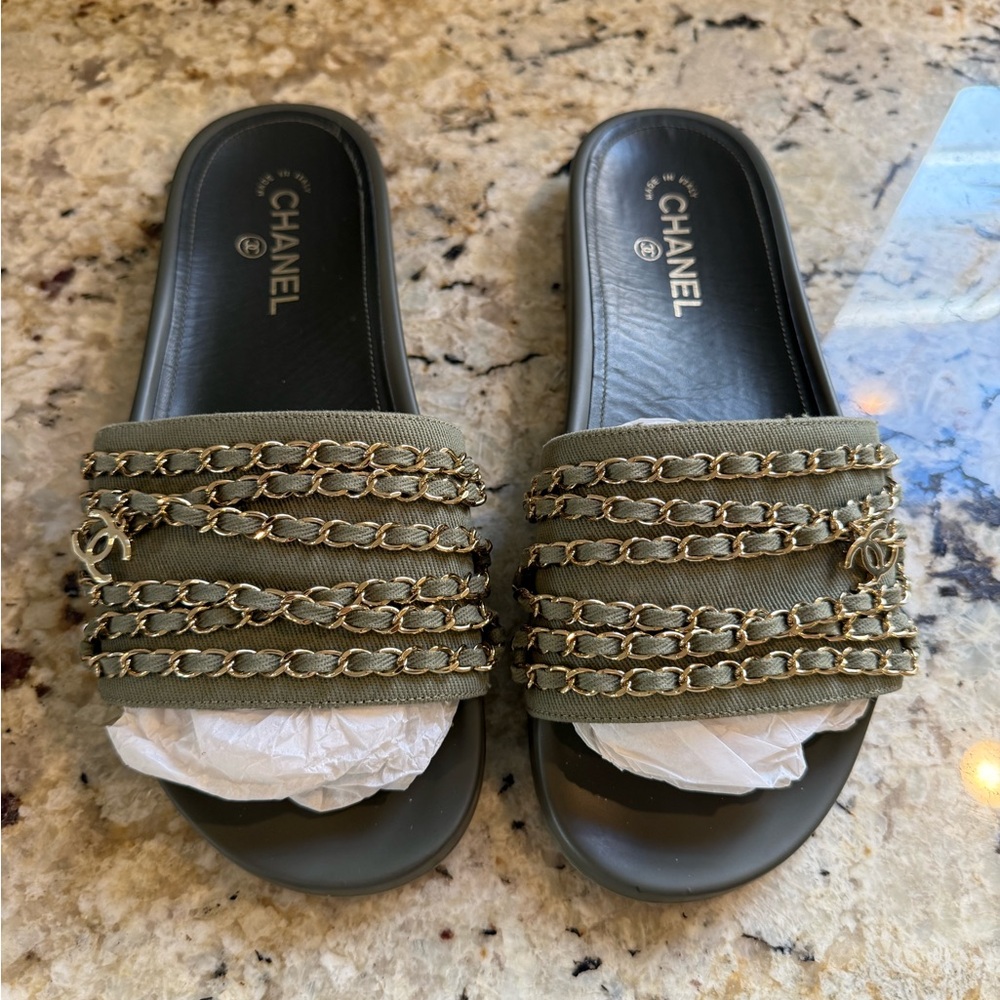 CHANEL Slides